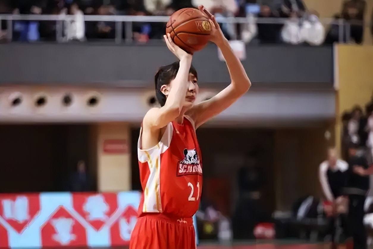河南女篮逆袭夺冠，逐梦篮球之巅