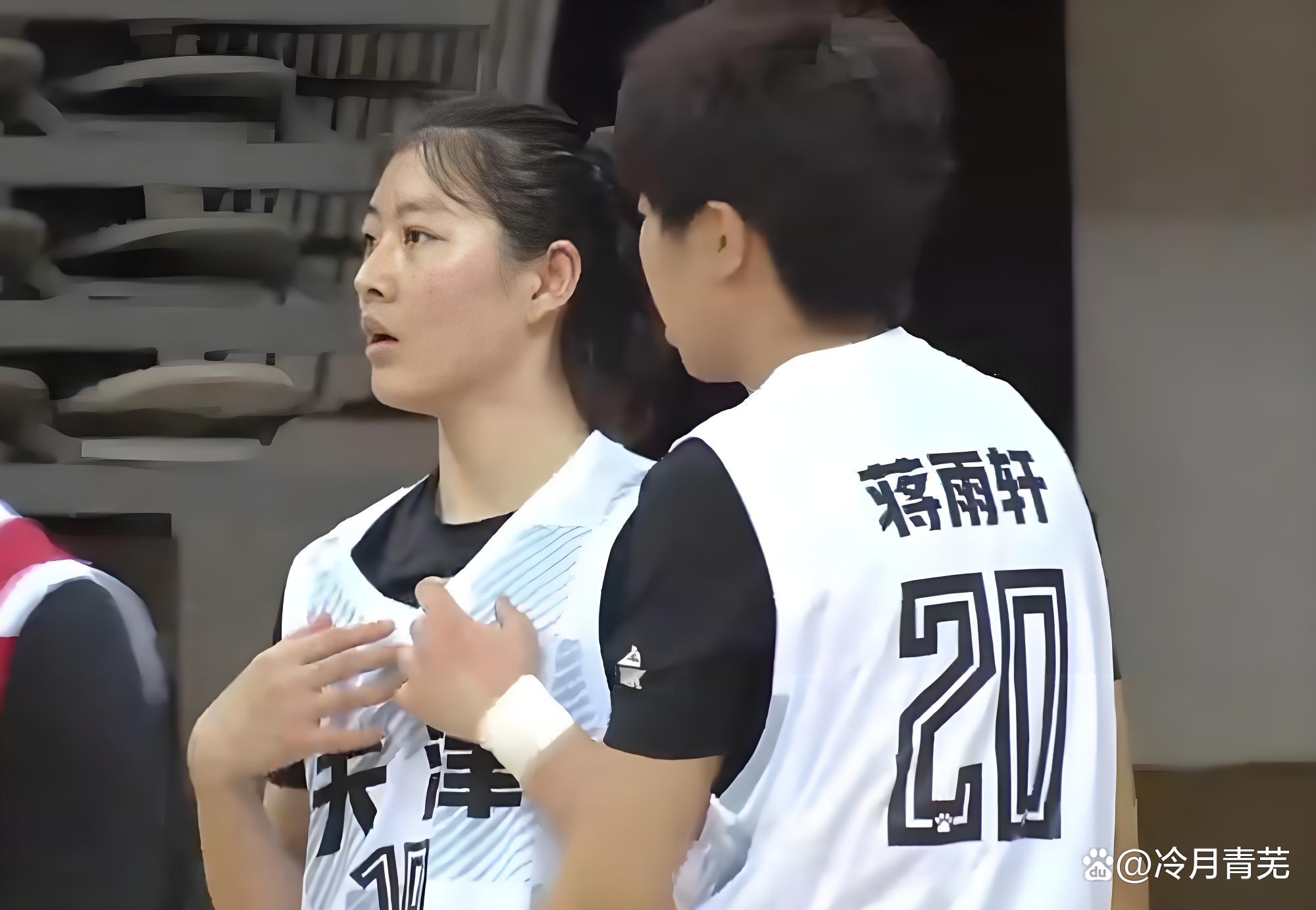 关于天津女篮逆转四川队，取得宝贵胜利的信息